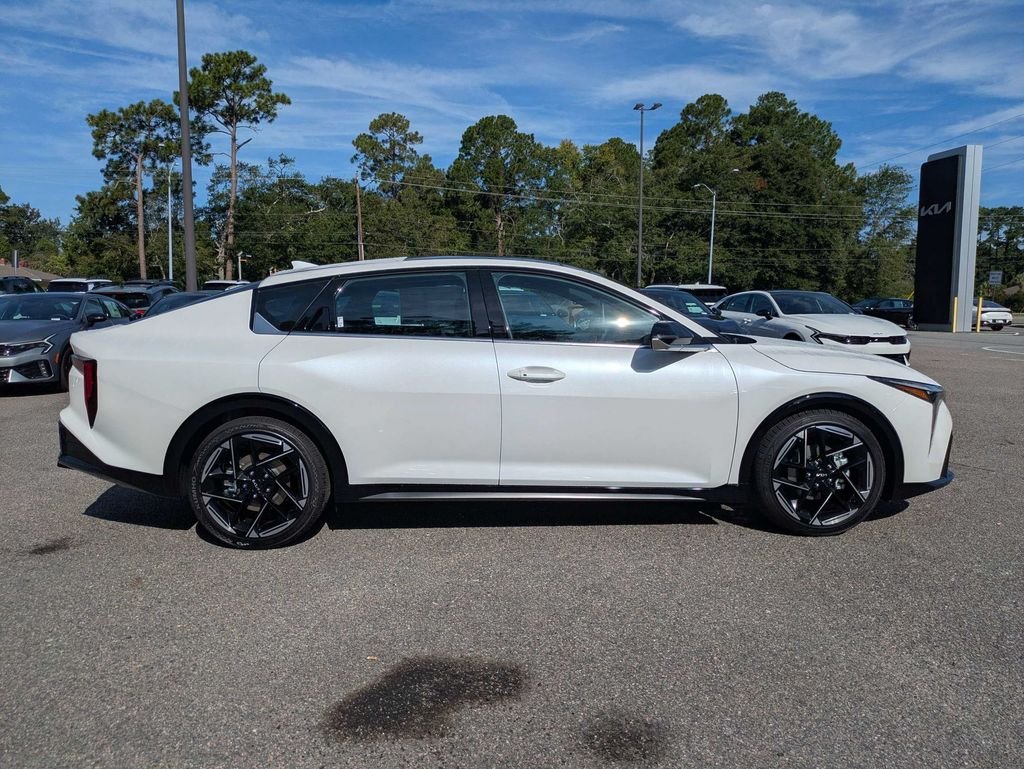 New 2026 Snow White Pearl Kia GT-Line image 3