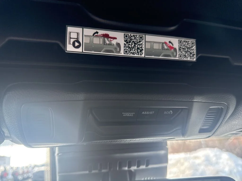2025 Jeep Wrangler 4-Door Sahara - Photo 28