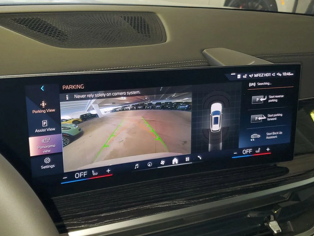 Used 2026 White BMW sDrive40i image 22