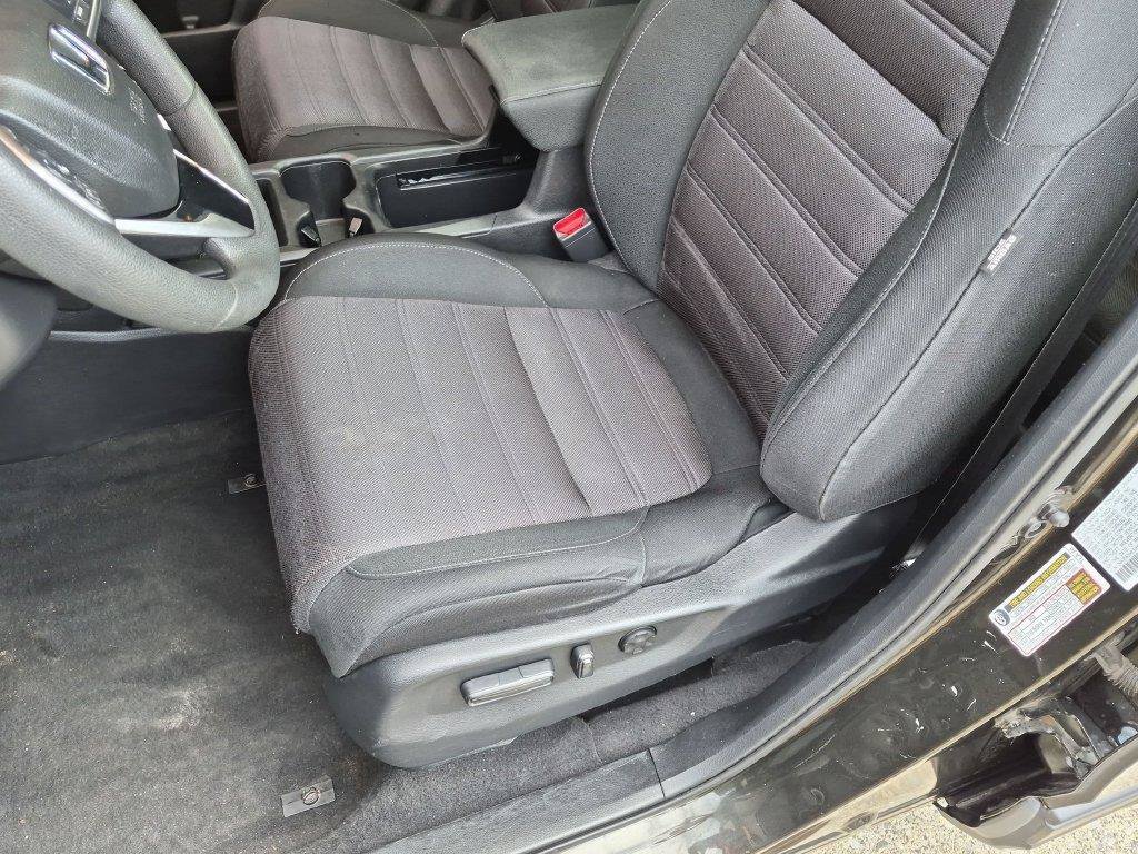 Used 2018 Silver Honda EX image 19