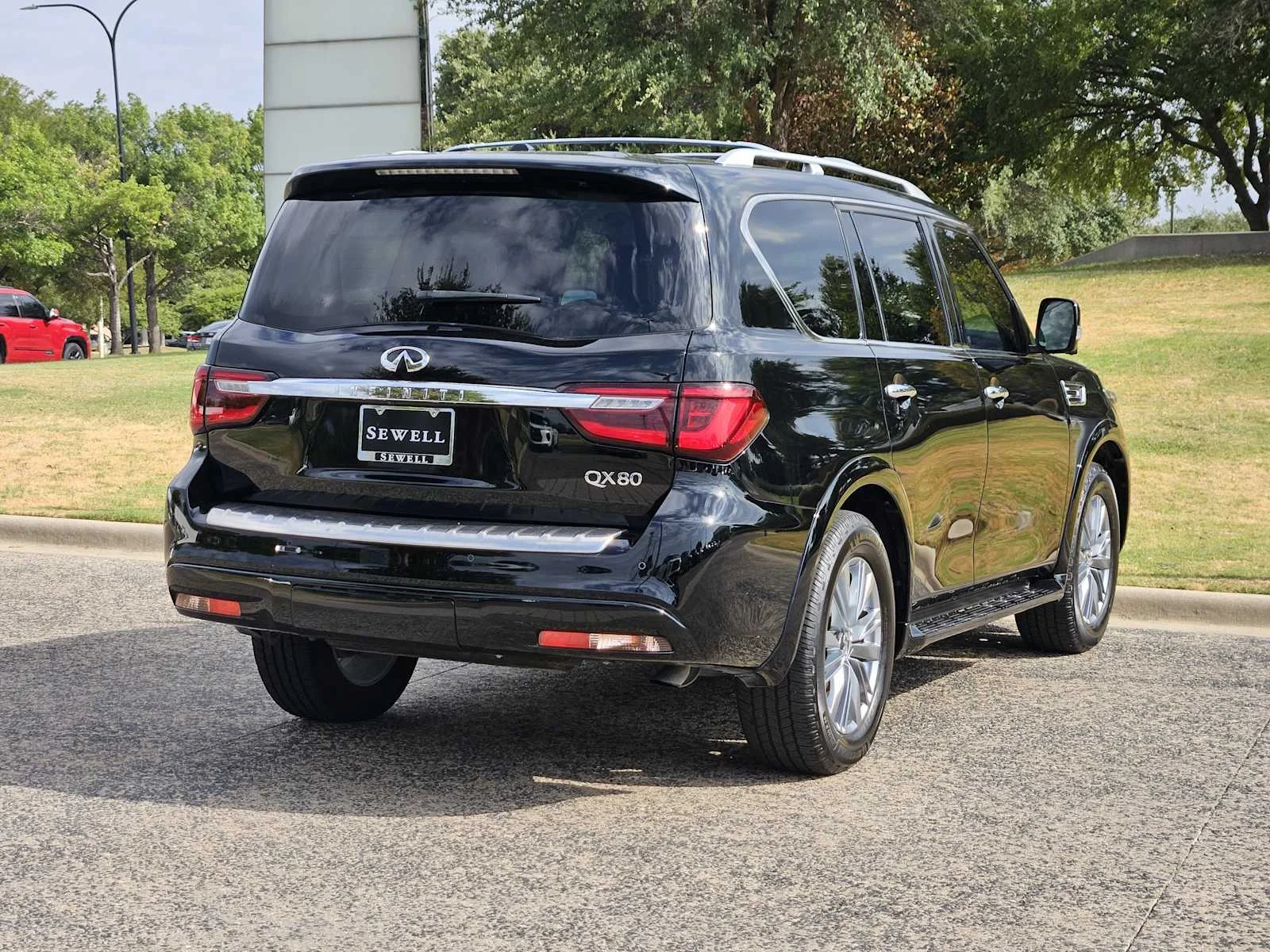 Used 2021 Black Obsidian INFINITI LUXE image 7