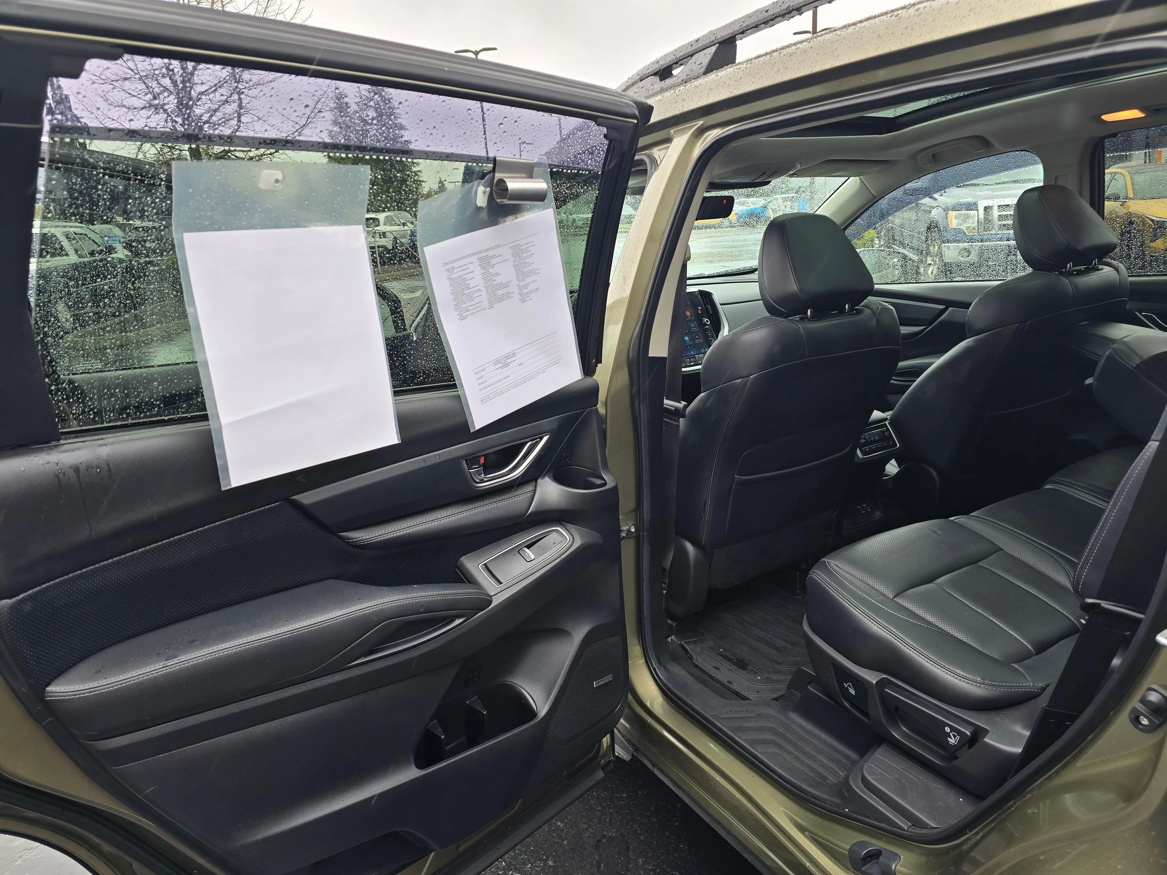 Used 2023 Green Metallic Subaru Limited image 9