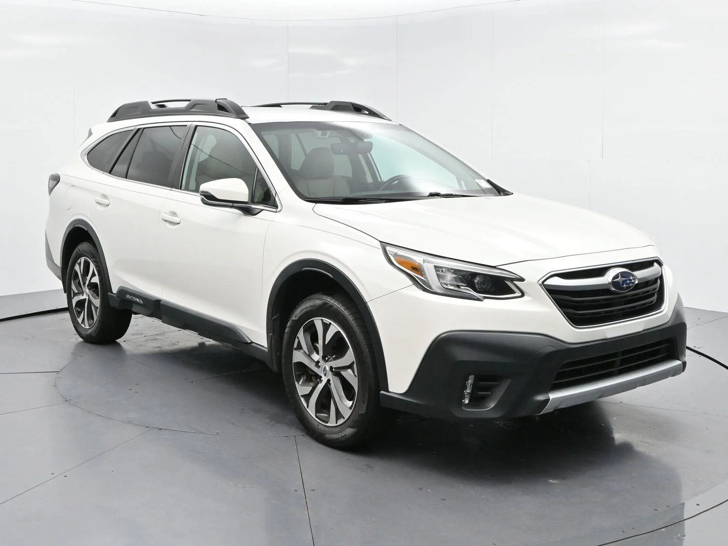 Used 2022 Crystal White Pearl Subaru Limited image 2