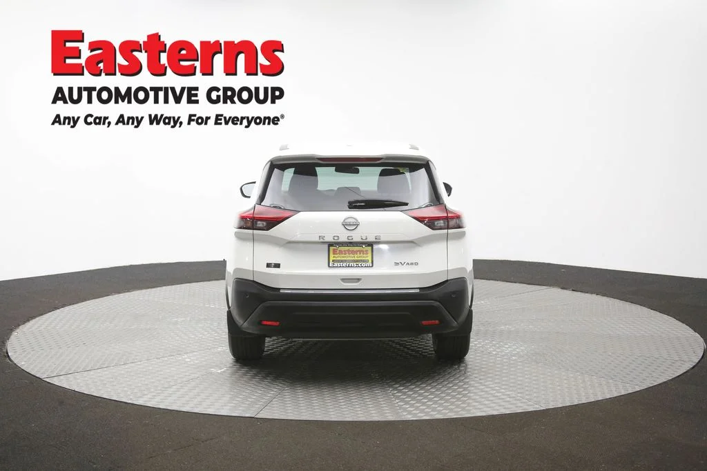 Used 2023 White Nissan SV image 35