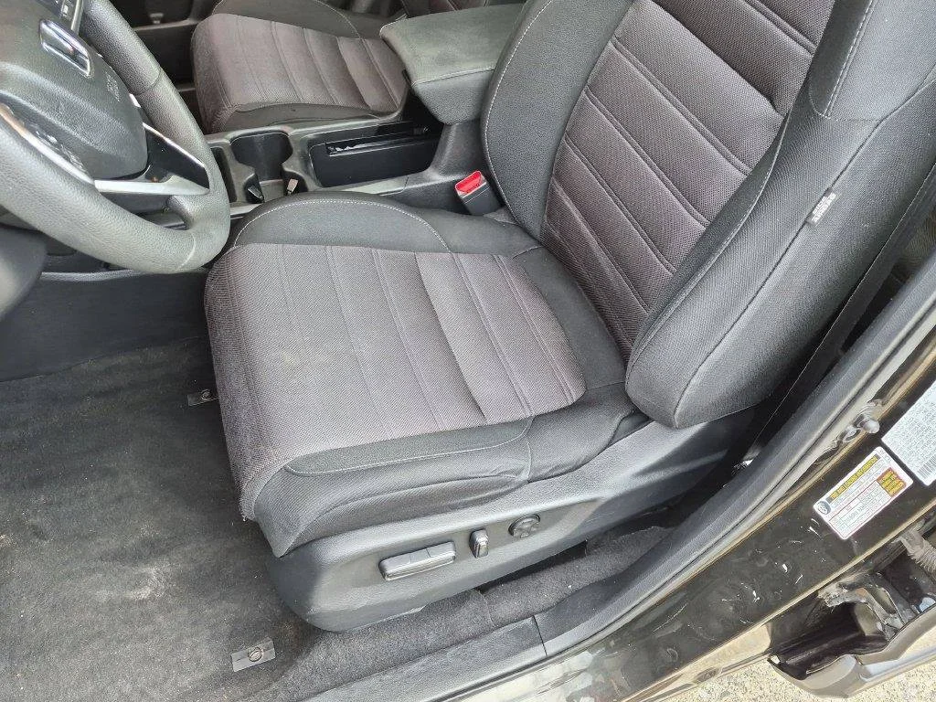 Used 2018  Honda EX image 19