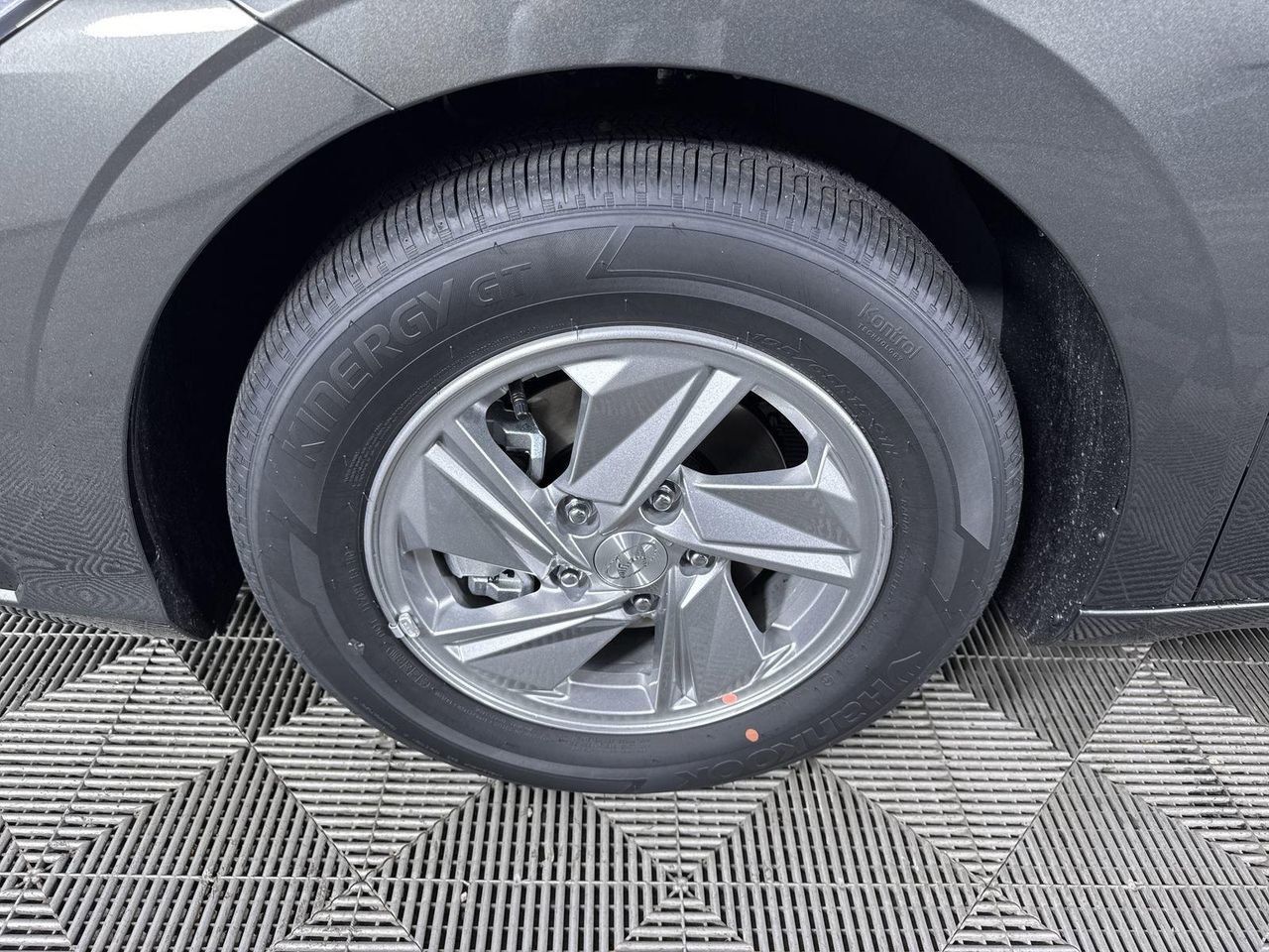 New 2026 Amazon Gray Hyundai SE image 9