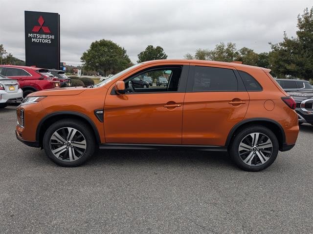 Used 2025  Mitsubishi SE image 7