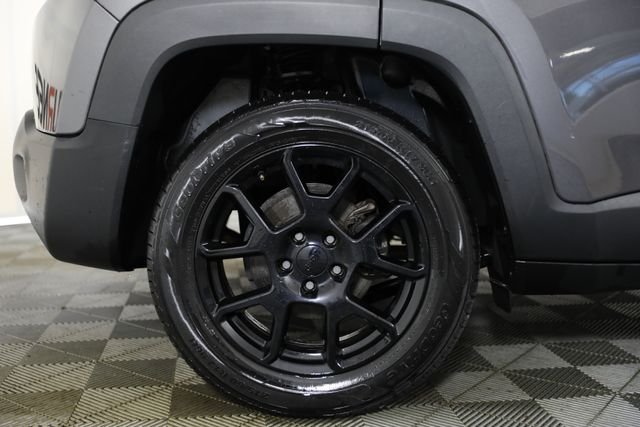 Used 2019 Gray Jeep Latitude image 35