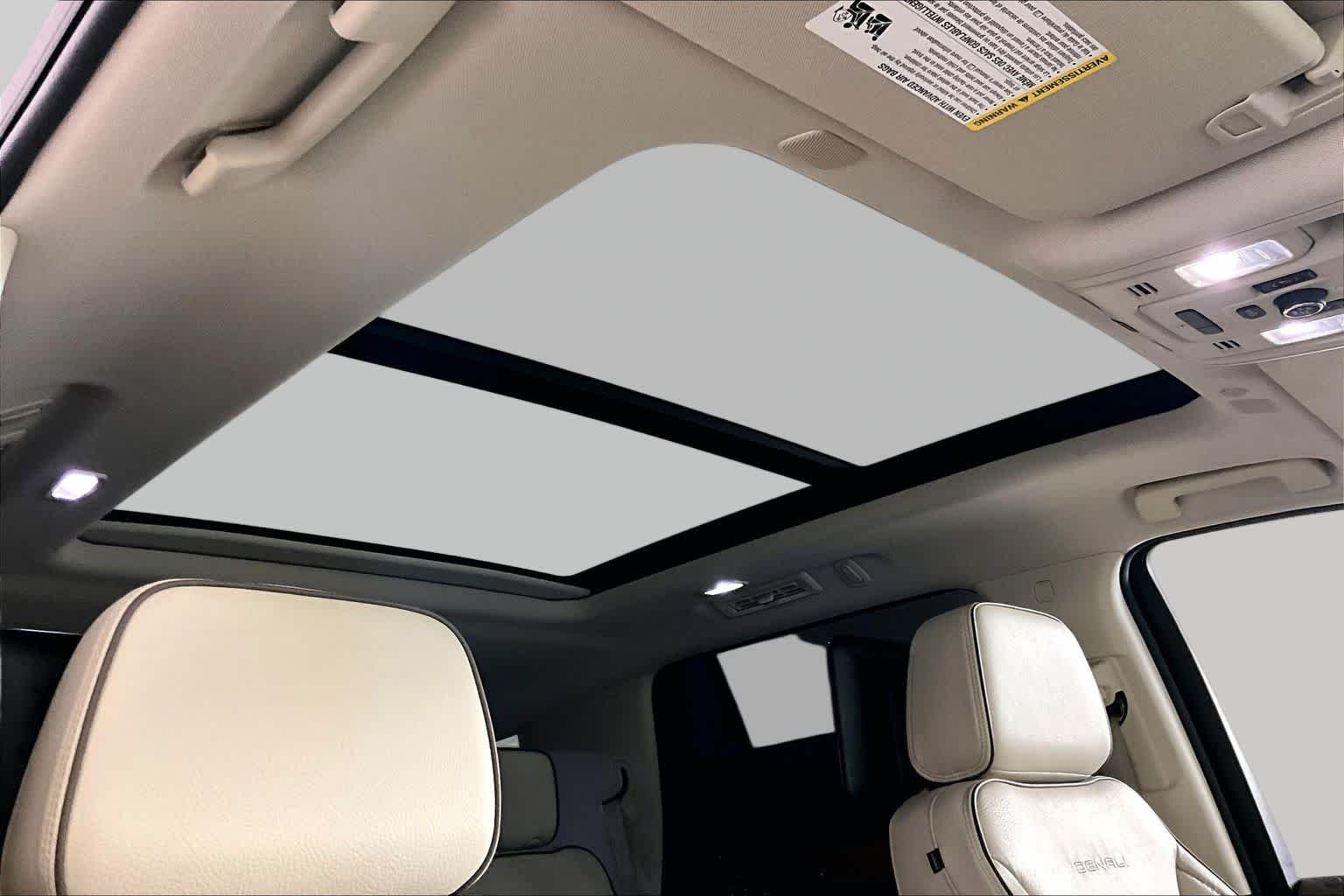 Used 2023 White Frost Tricoat GMC Denali image 14
