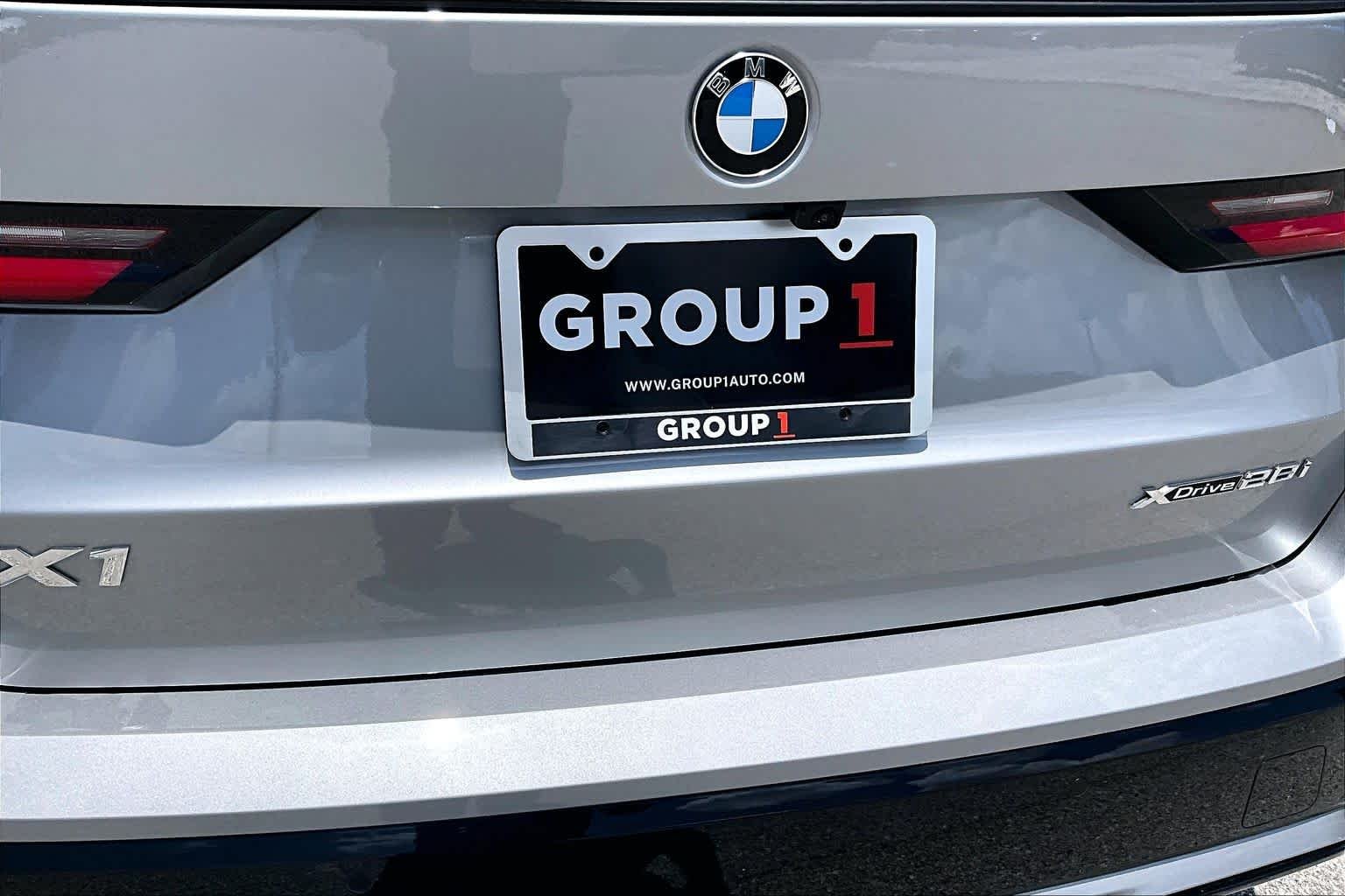 Used 2026 Space Silver Metallic BMW xDrive28i image 9