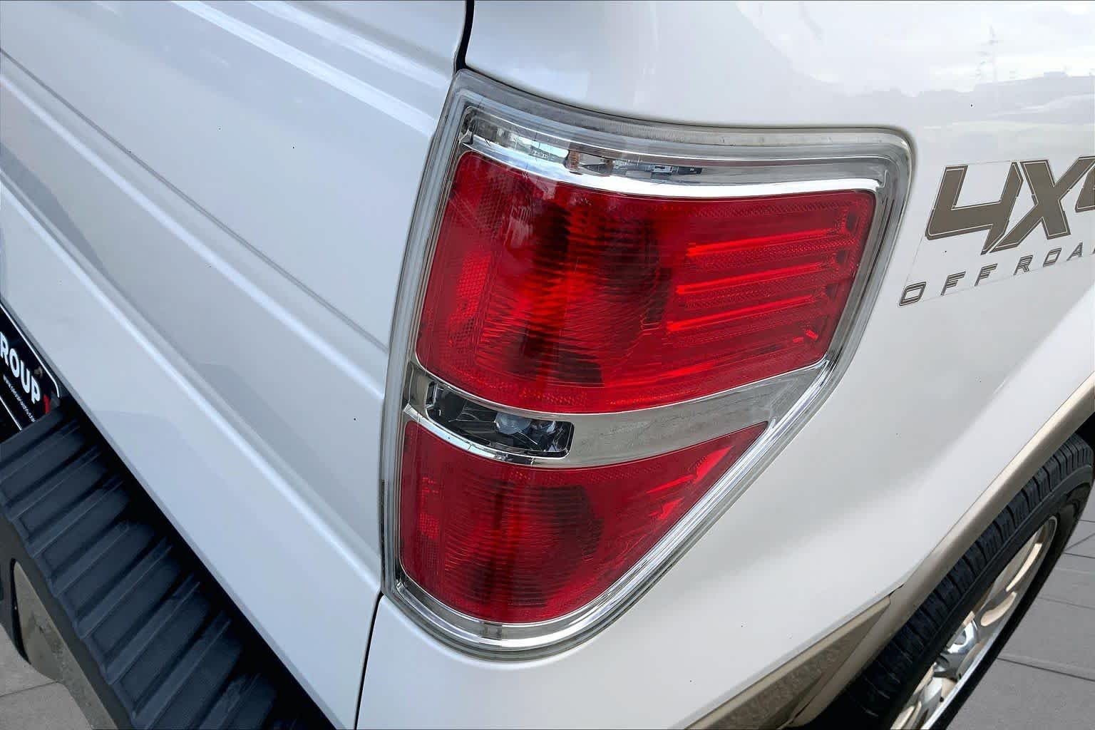 Used 2013 White Platinum Tri-Coat Metallic Ford King Ranch image 28