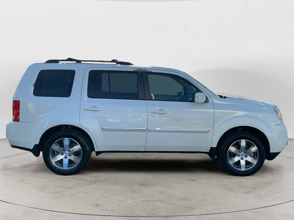 Used 2013 White Honda Touring image 4