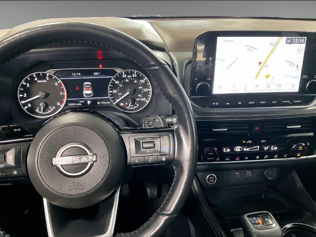 Used 2023 Red Nissan SL image 19