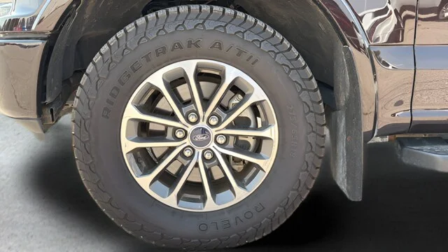 Used 2019  Ford  image 33