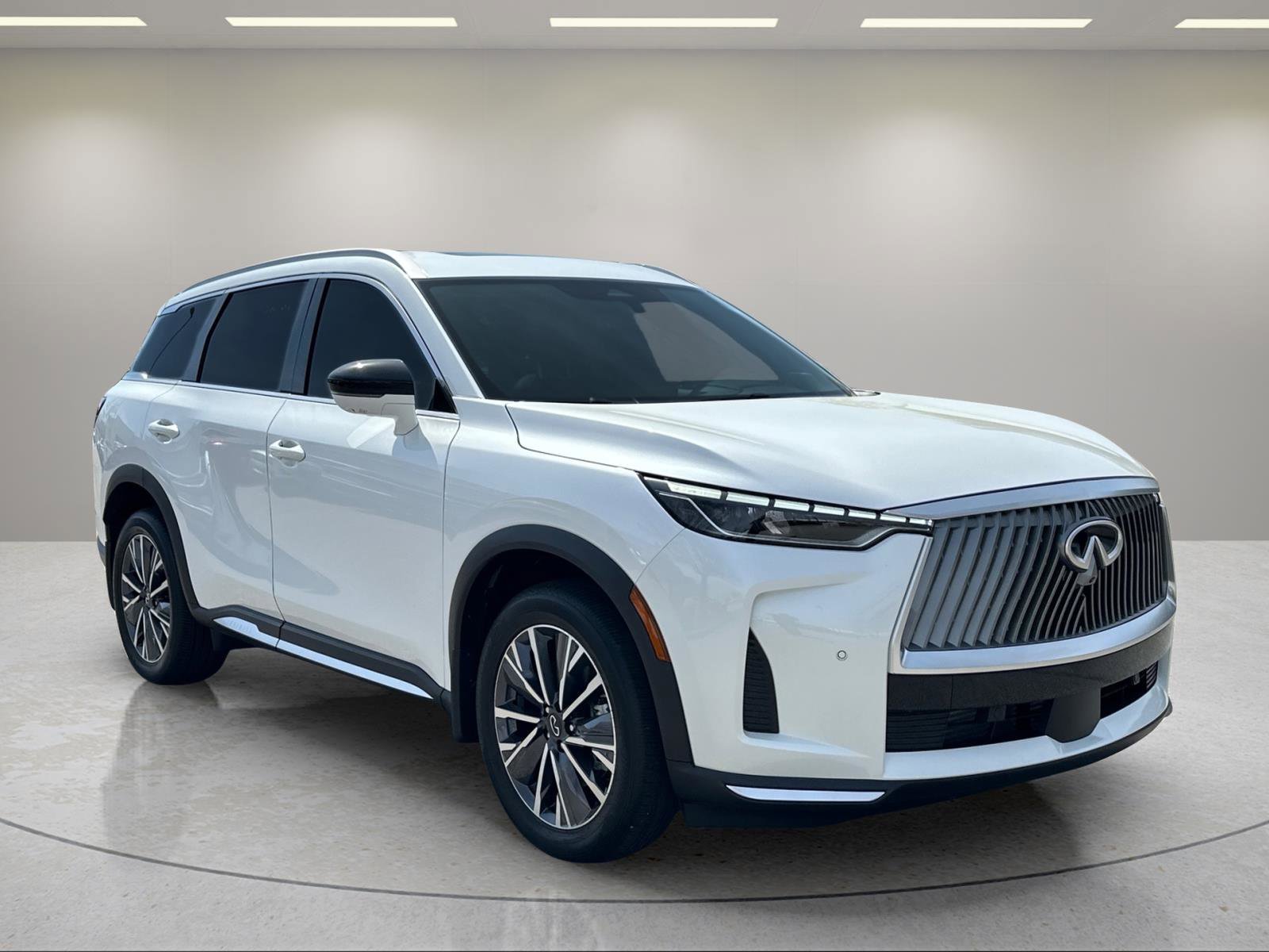 New 2026 Radiant White INFINITI LUXE image 9