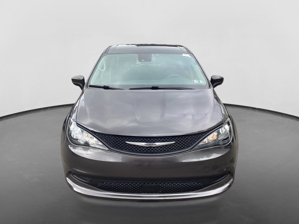 Used 2022 Gray Chrysler LX image 2