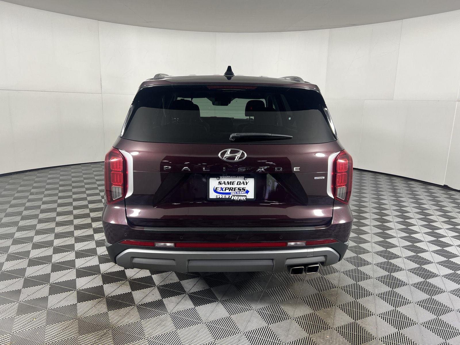 Used 2023 Sierra Burgundy Hyundai Limited image 18
