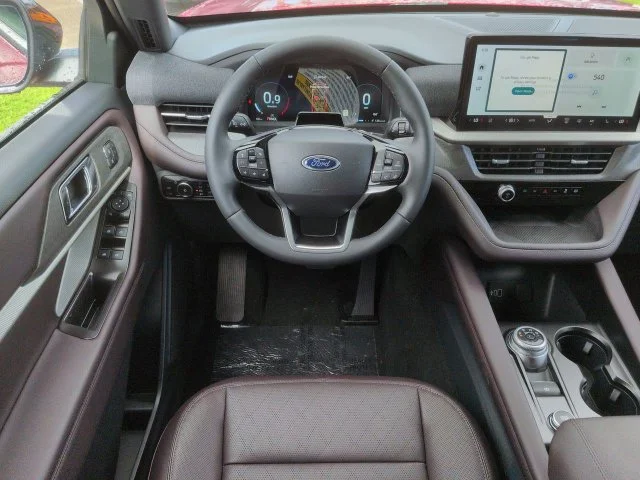 New 2027 Ruby Red Metallic Tinted Clearcoat Ford Platinum™ image 18