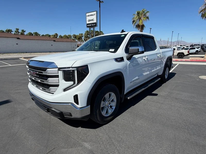 Used 2024 Summit White GMC SLE image 7