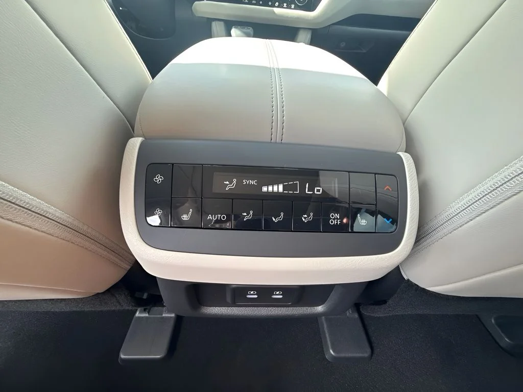Used 2026 Green Nissan SL image 12