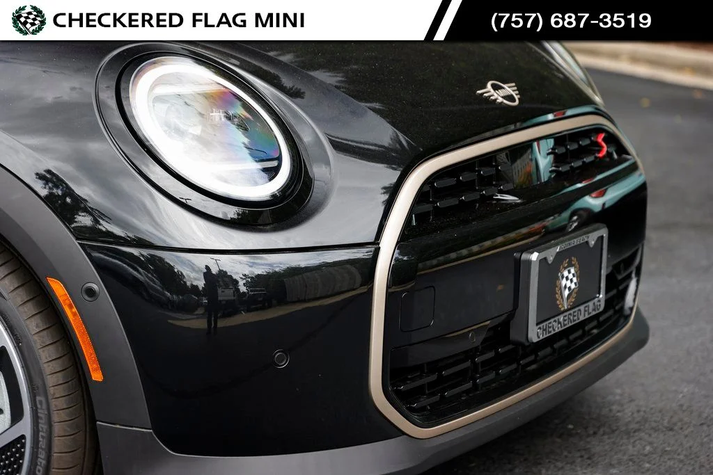 Used 2025 Midnight Black II MINI Signature image 3
