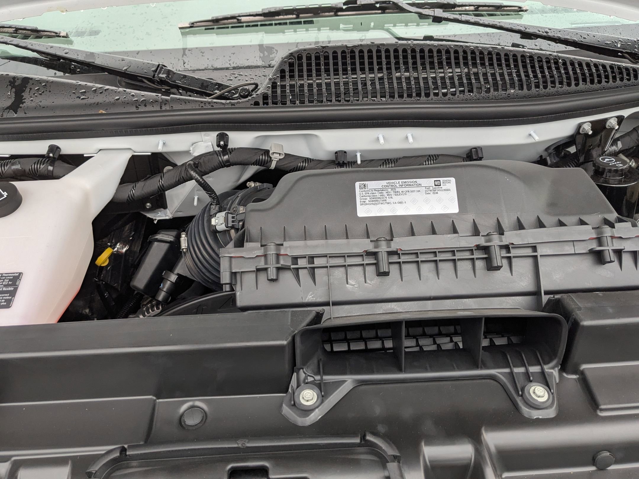 2025 GMC Savana Cargo Work Van - Photo 24
