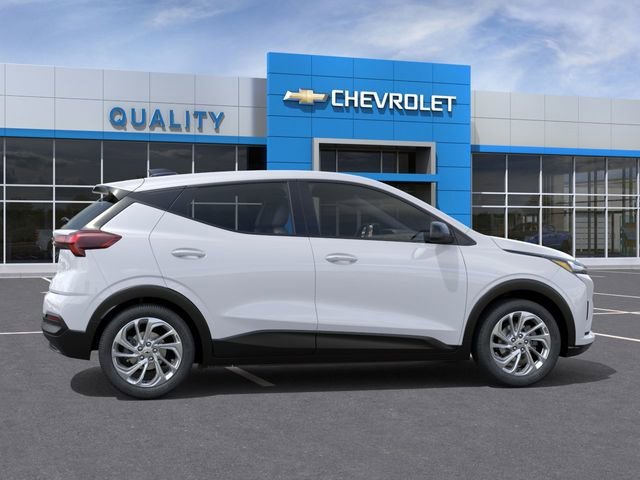 New 2027 Summit White Chevrolet LT image 5