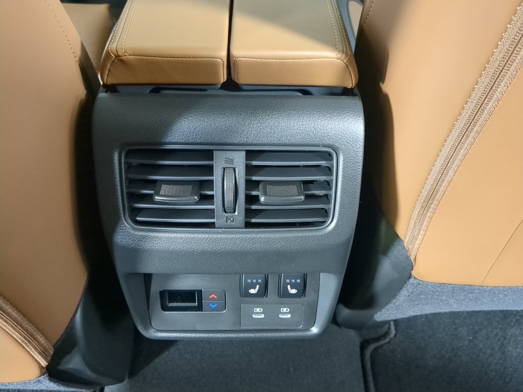 New 2026 Everest White Pearl TriCoat / Super Black Two-tone Nissan Platinum image 26