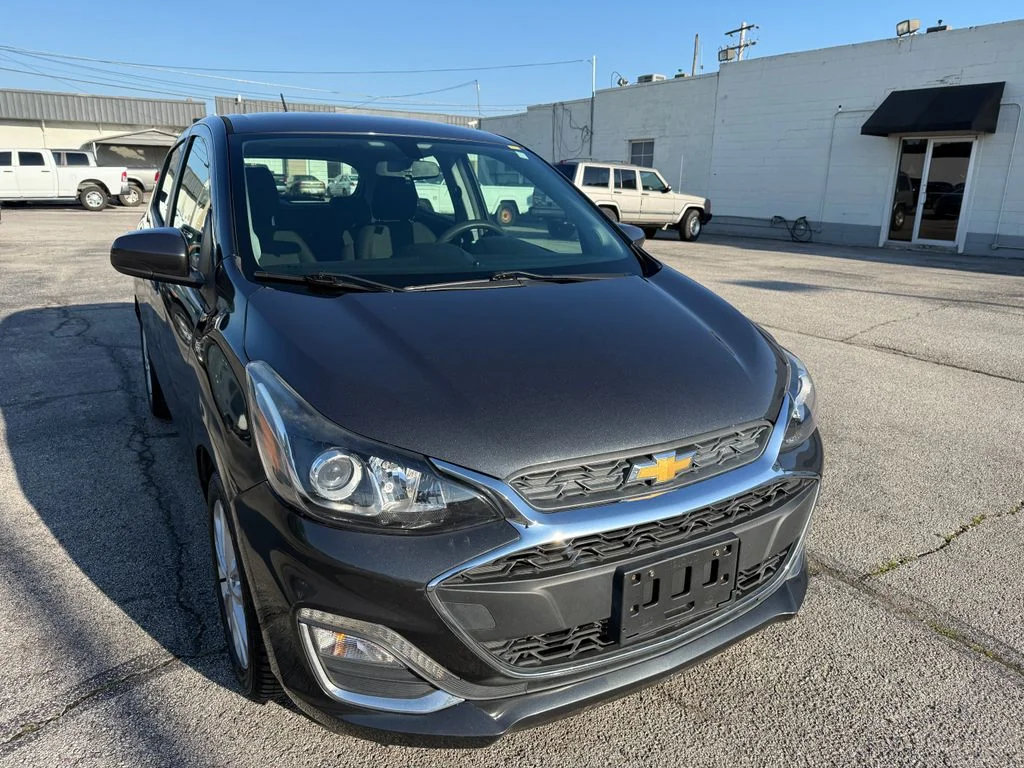 Used 2021 Gray Chevrolet 1LT image 17