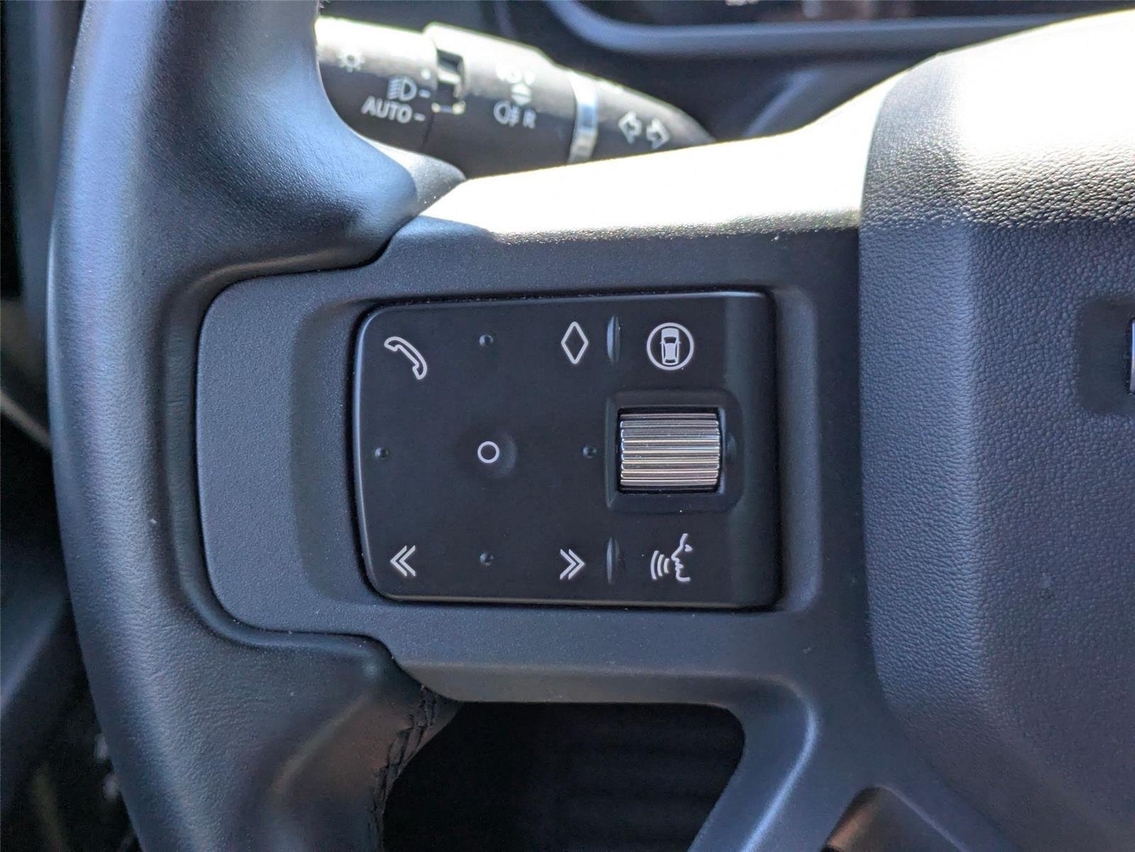 Used 2025 Fuji White Land Rover S image 17