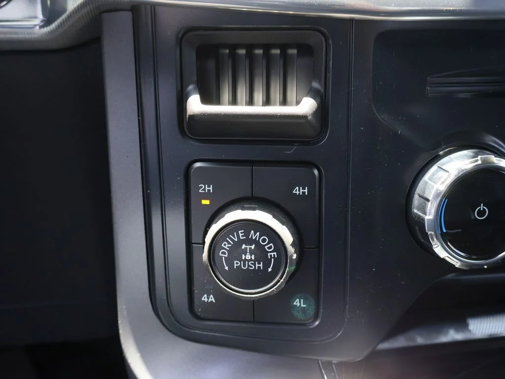 New 2026 Iconic Silver Metallic Ford Lariat® image 33