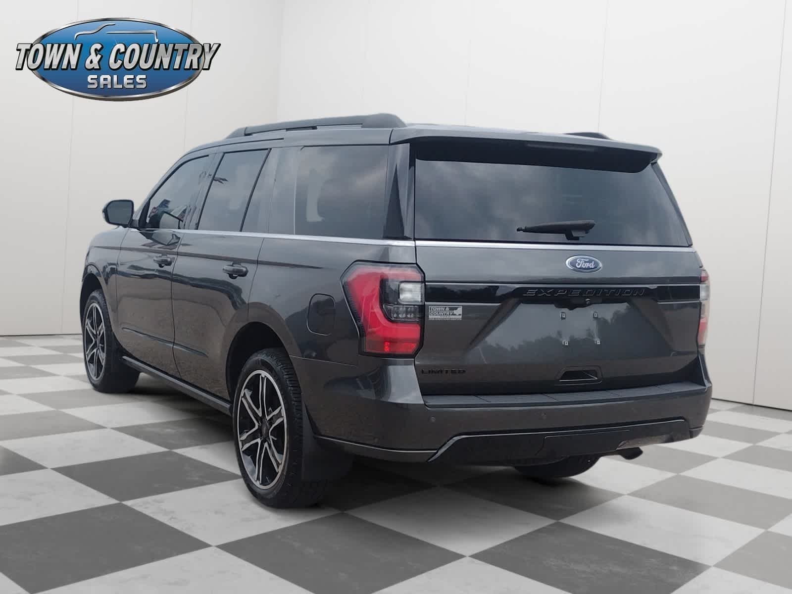 Used 2021 Magnetic Metallic Ford Limited image 5