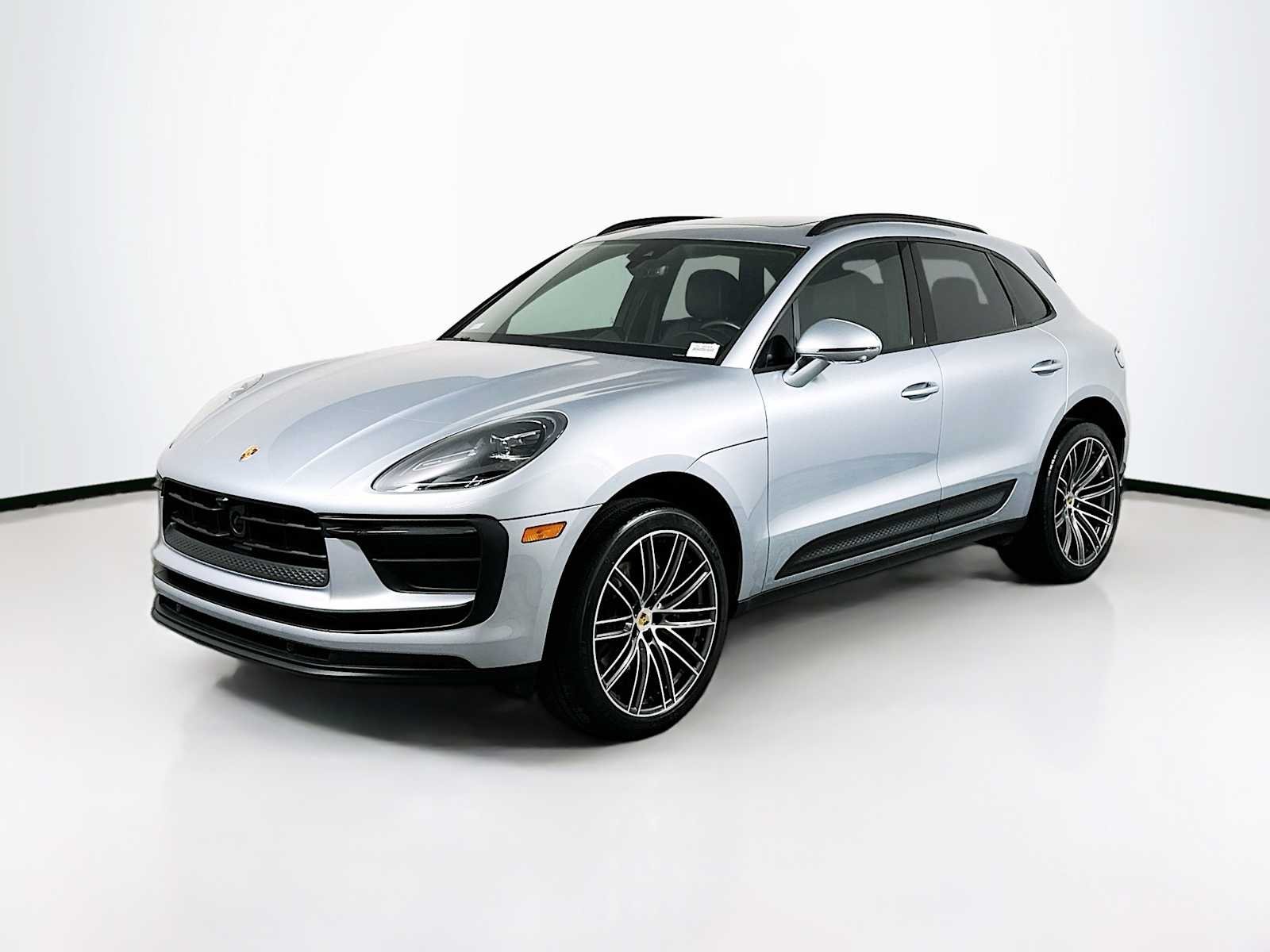 2026 Porsche Macan -'s photo