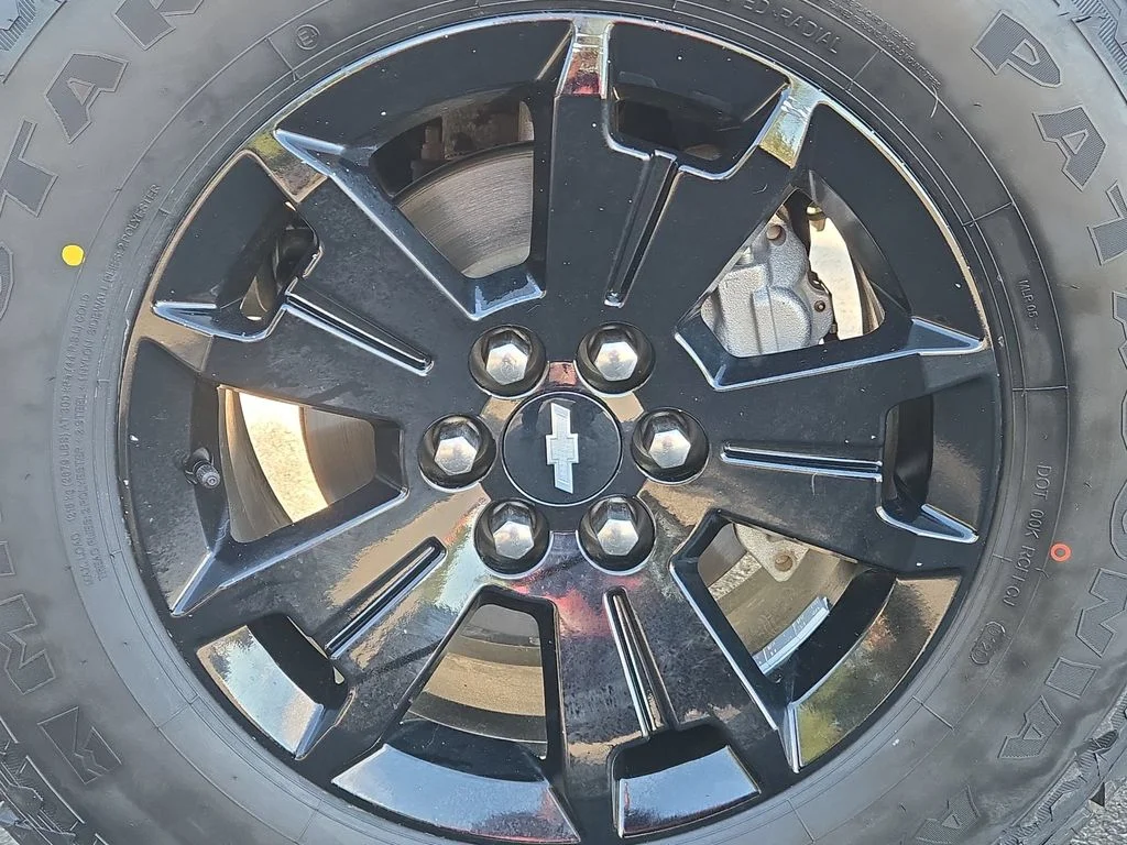 Used 2019 Black Chevrolet ZR2 image 42
