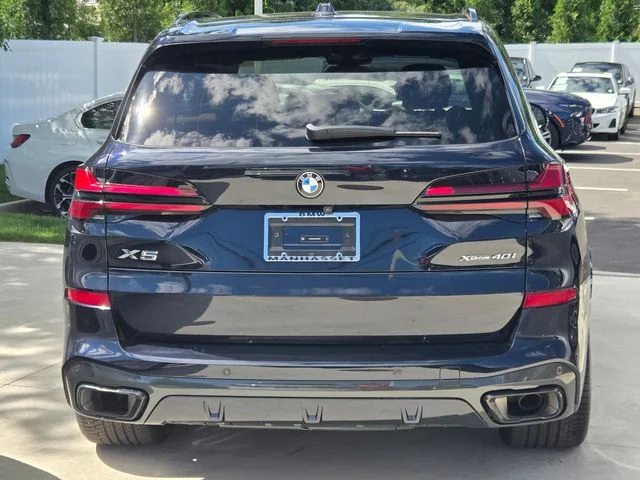 Certified Used 2024 Carbon Black Metallic BMW xDrive40i image 5