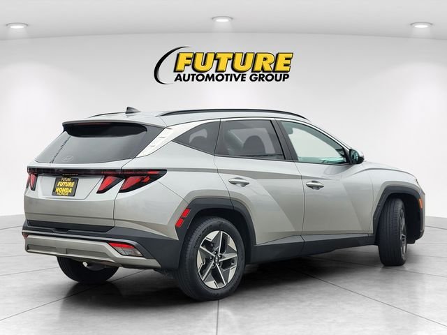 Used 2025 Silver Hyundai SEL image 4