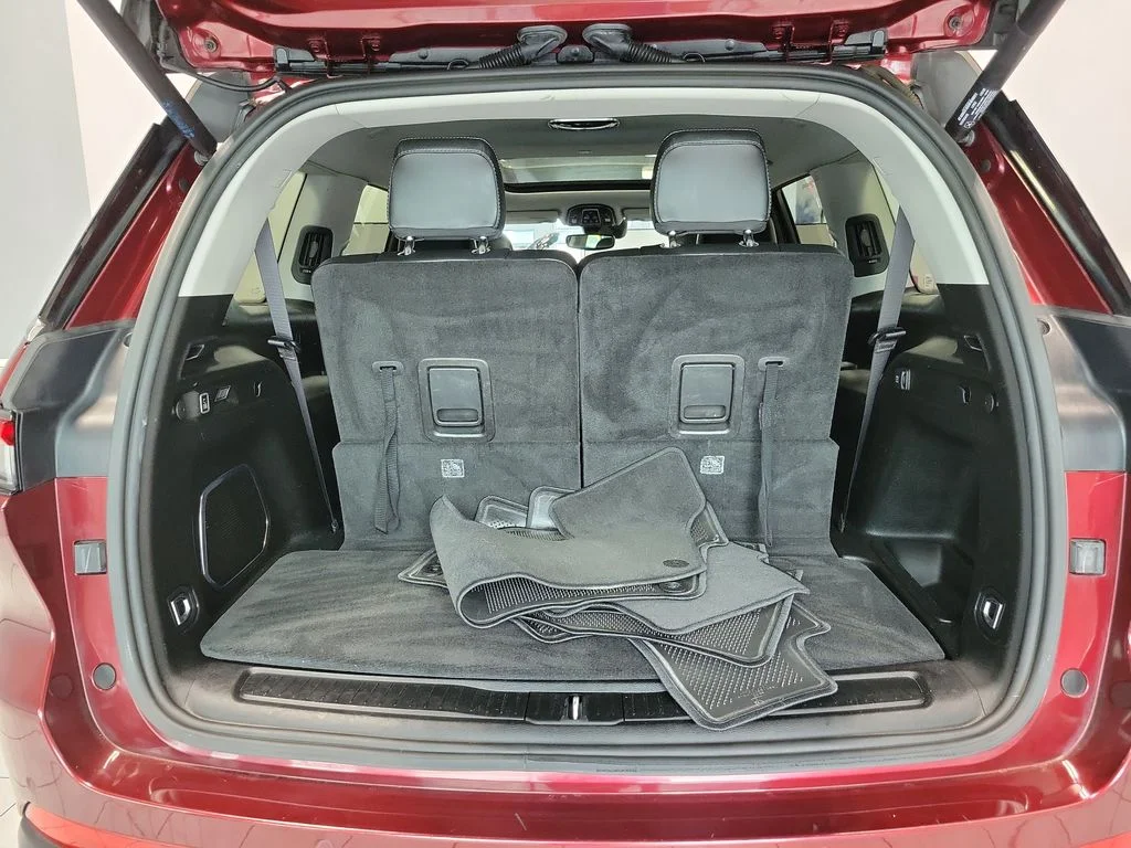 Used 2021 Red Jeep Limited image 9