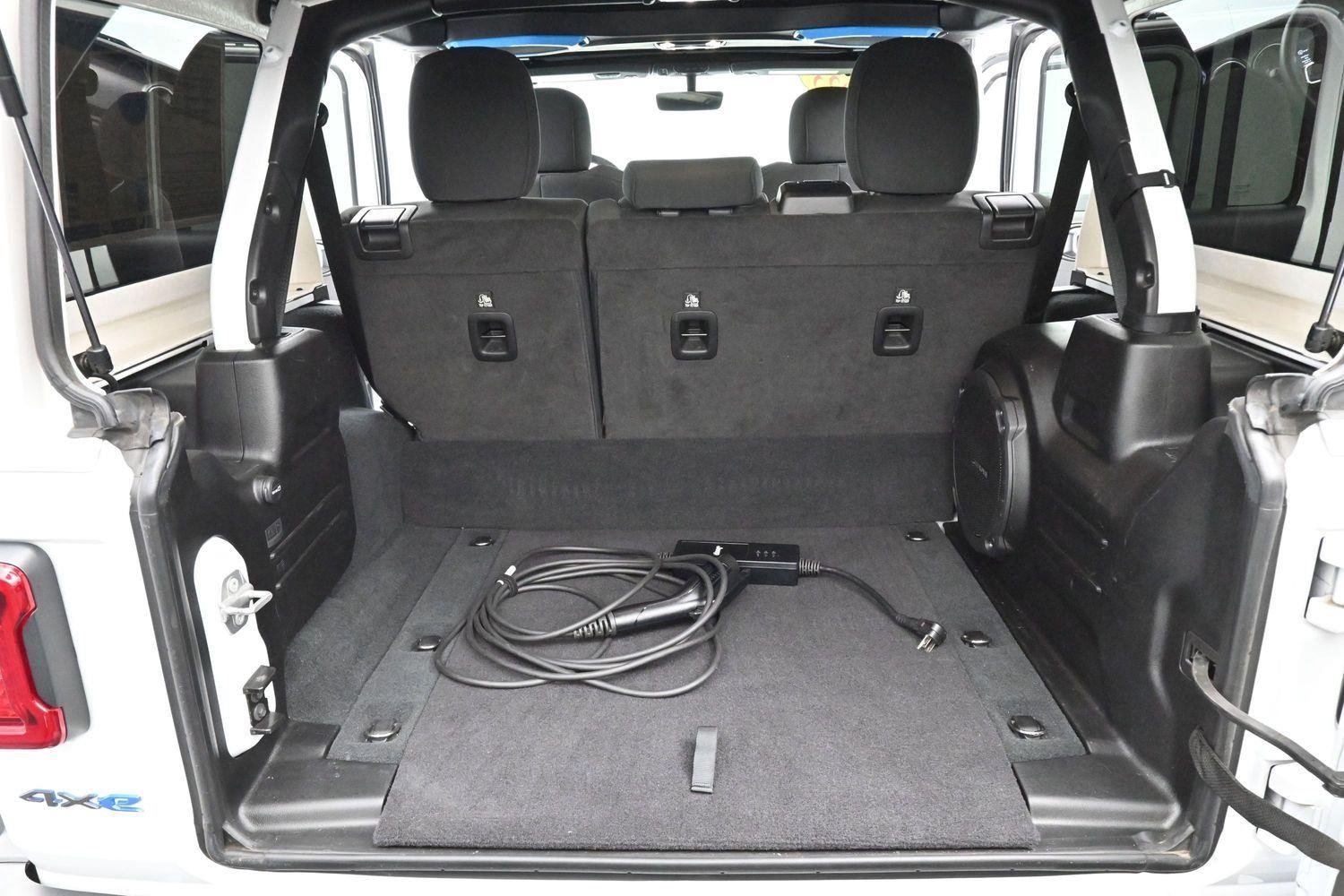 Used 2023 Bright White Clearcoat Jeep Rubicon image 9