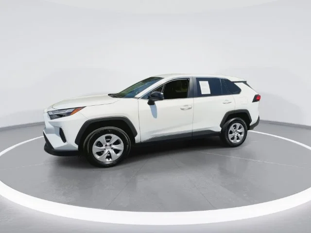 Used 2025 White Toyota LE image 5