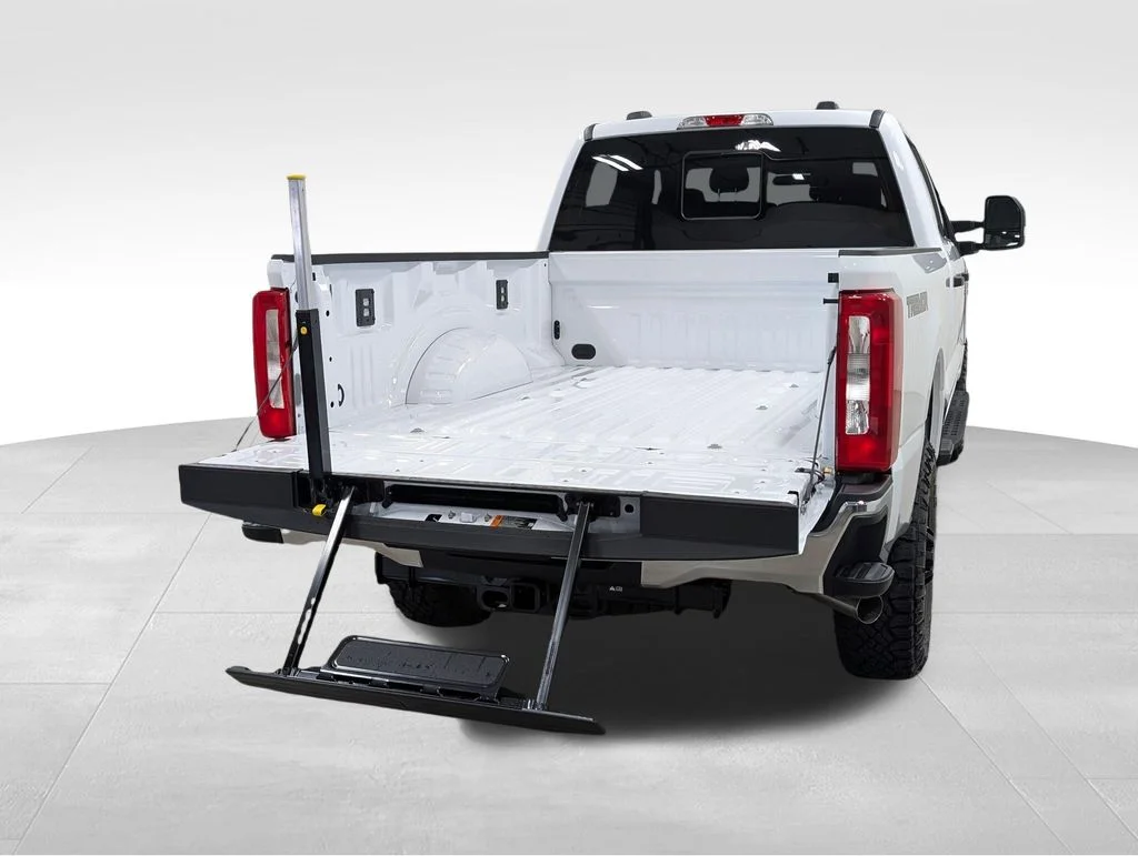 New 2026 Oxford White Ford F-250® XLT image 24