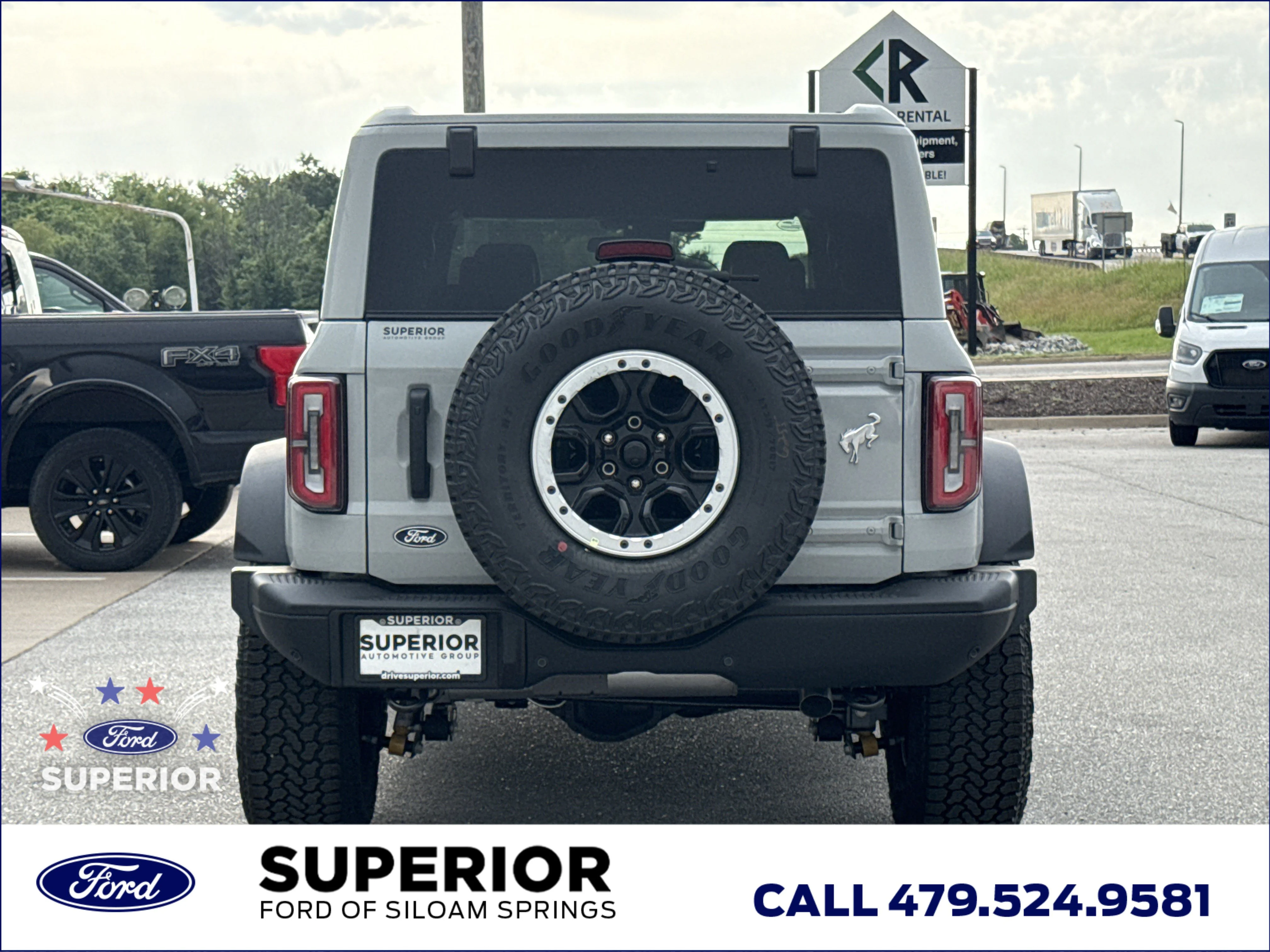 New 2026 Avalanche Gray Ford Badlands 4WD image 5