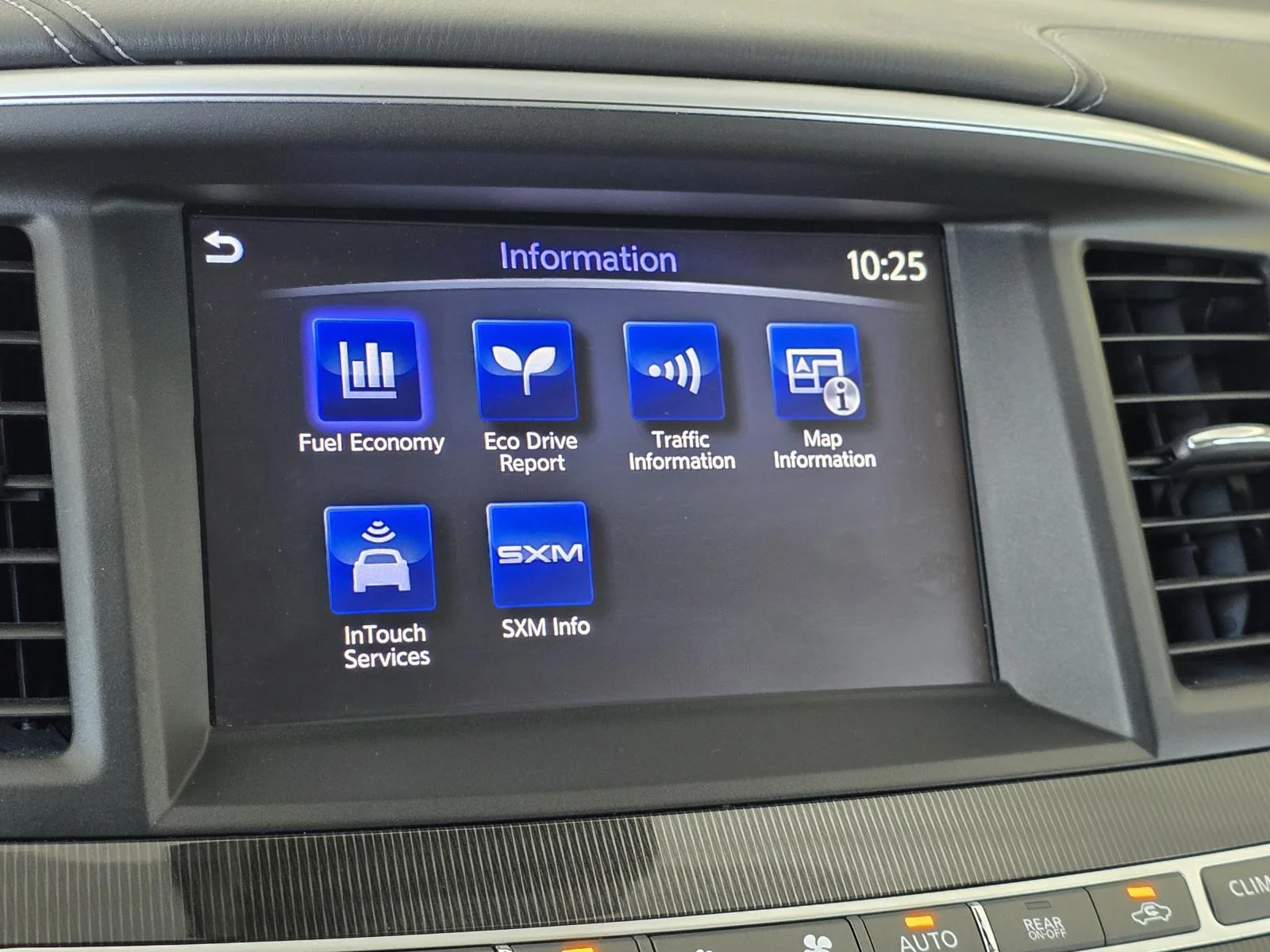 Used 2020 Majestic INFINITI LUXE image 23