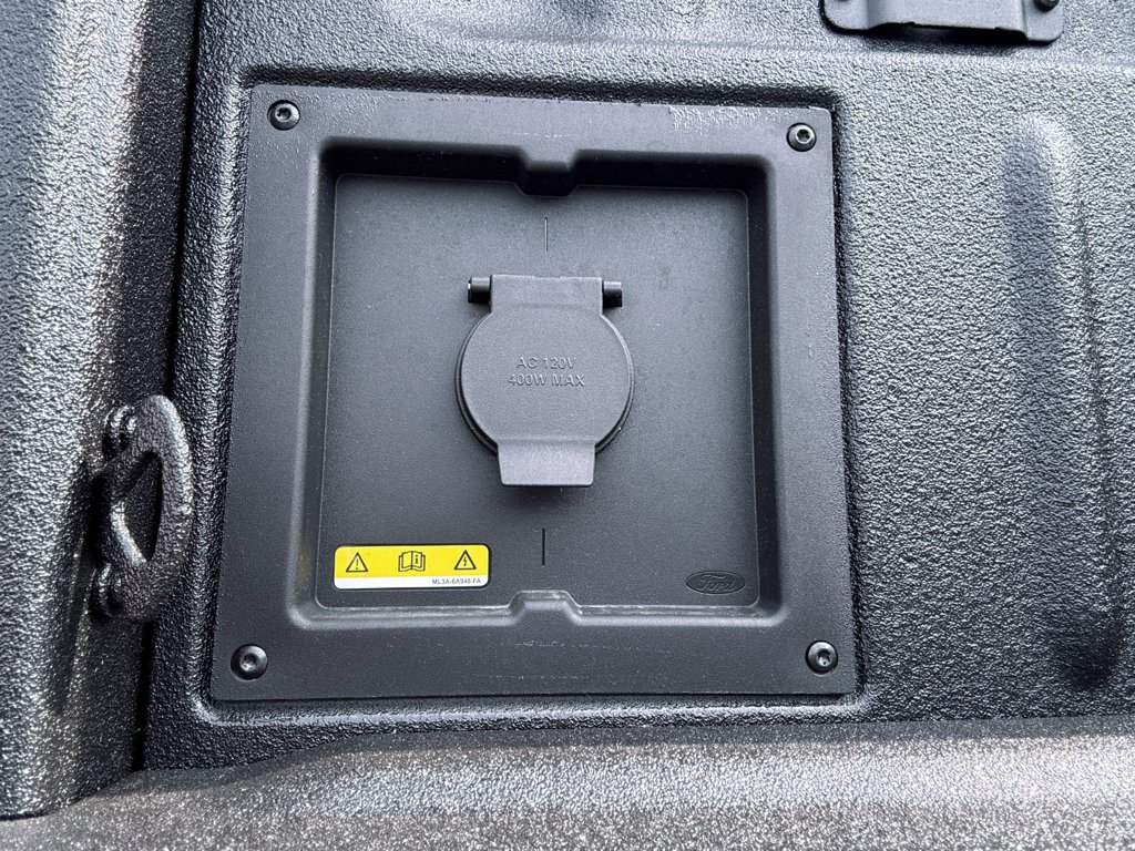 New 2026 Carbonized Gray Metallic Ford XLT image 7