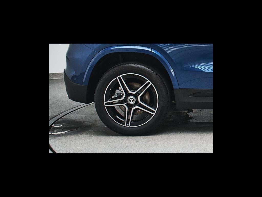 Used 2024 Starling Blue Metallic Mercedes-Benz GLA 250 image 11