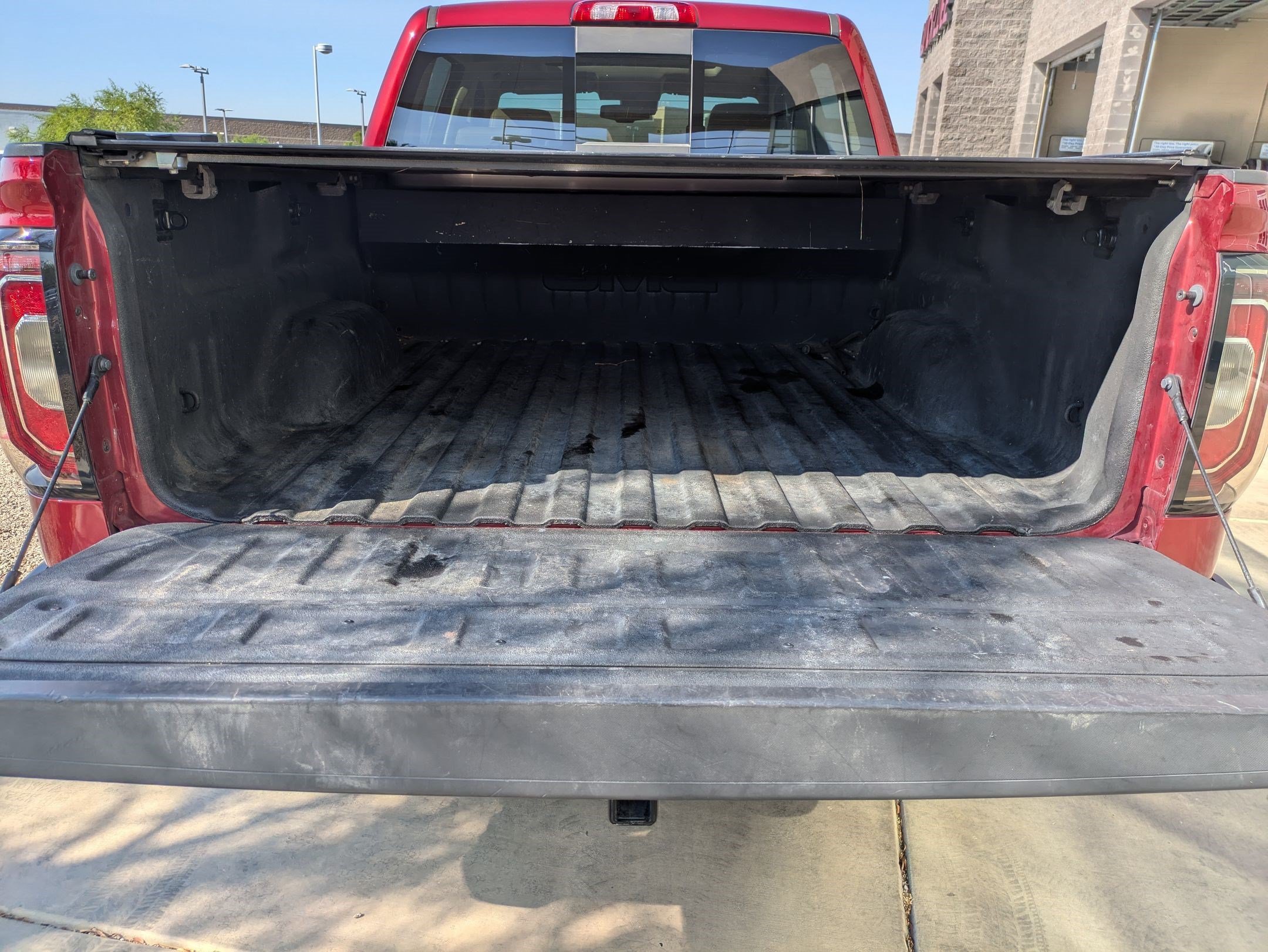 Used 2018 Red Quartz Tintcoat GMC SLT image 32