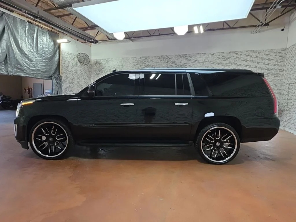 Used 2020 Black Raven Cadillac Luxury image 4