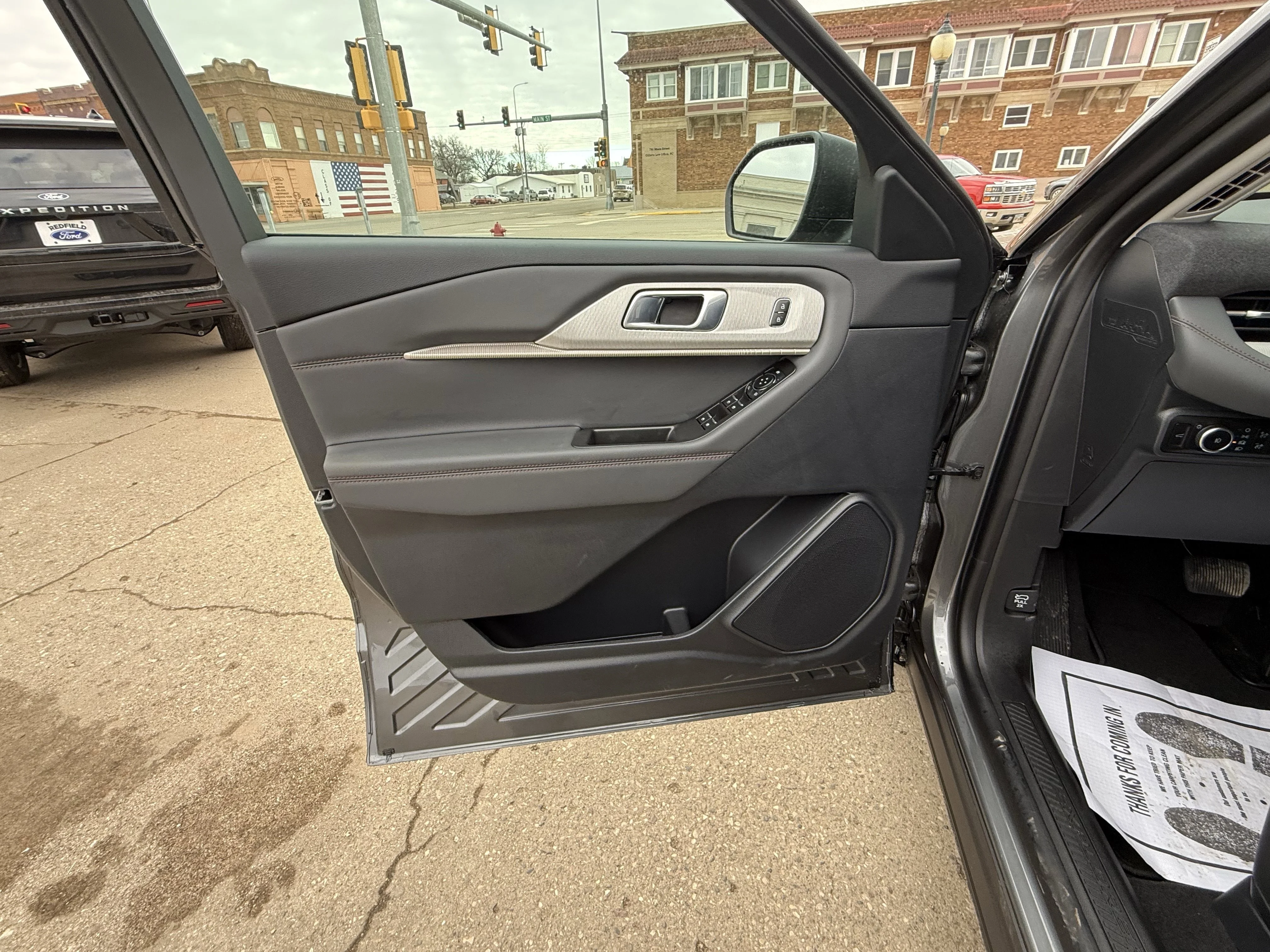 2026 Ford Explorer Active - Photo 5