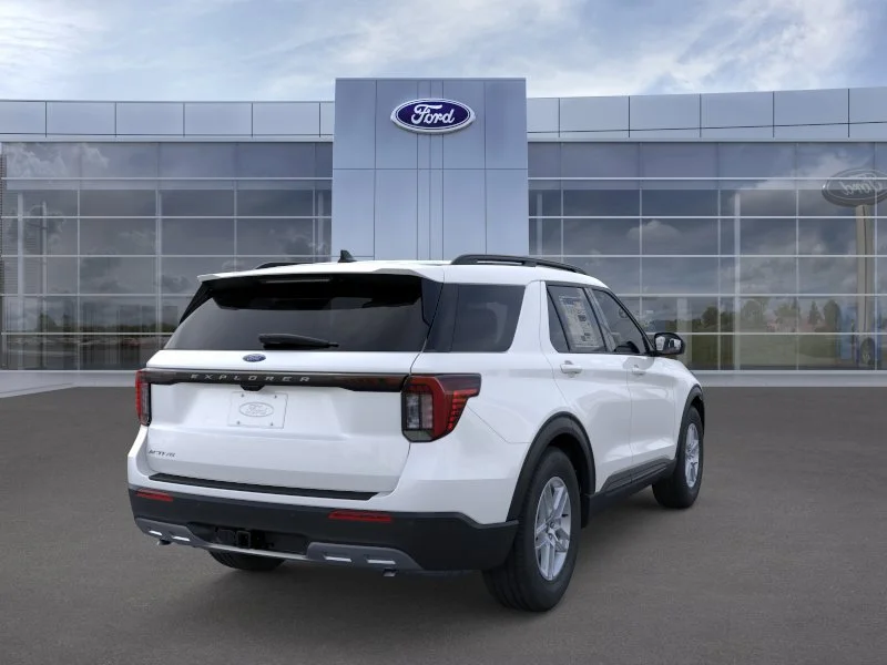 New 2026 Star White Metallic Tri-Coat Ford Active image 8