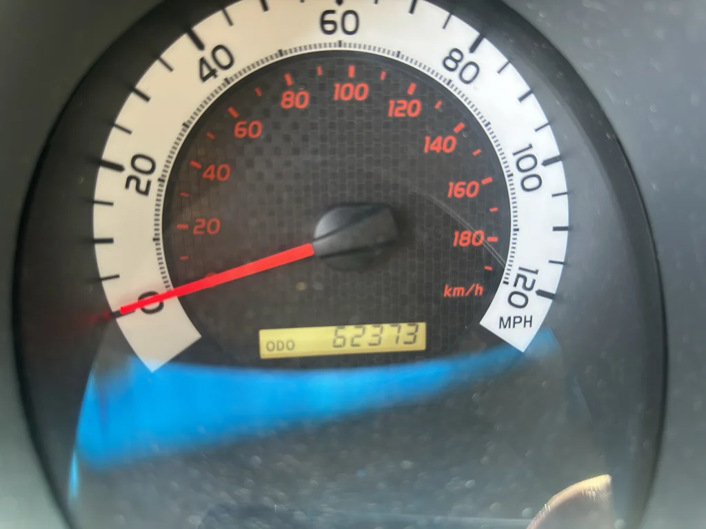 Used 2015 Silver Sky Metallic Toyota Base V6 (A5) image 7