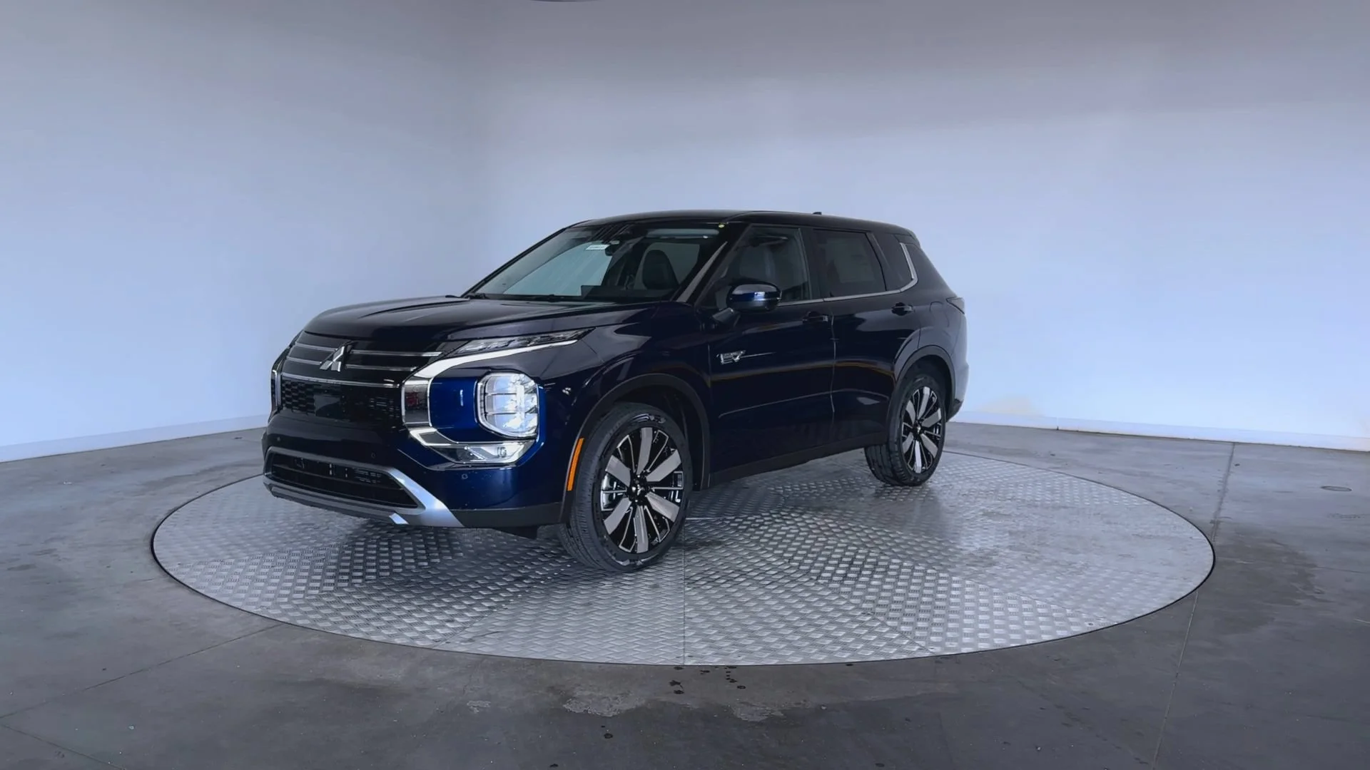 New 2026 Cosmic Blue Metallic Mitsubishi SE image 4